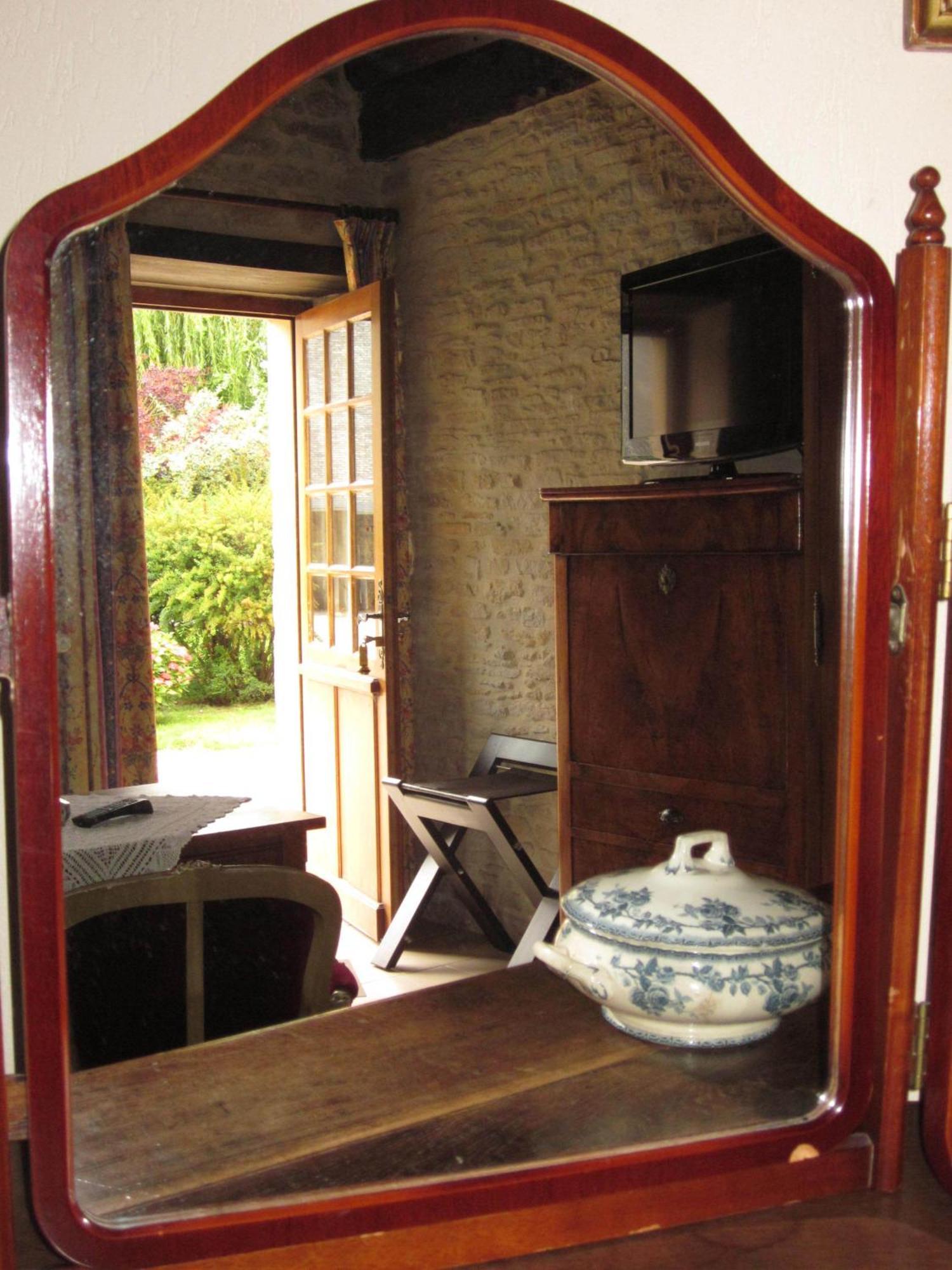 Hotel Le Manoir De Mathan Crepon A La Campagne 5 Mn D'Arromanches Et 10 Mn De Bayeux Luaran gambar