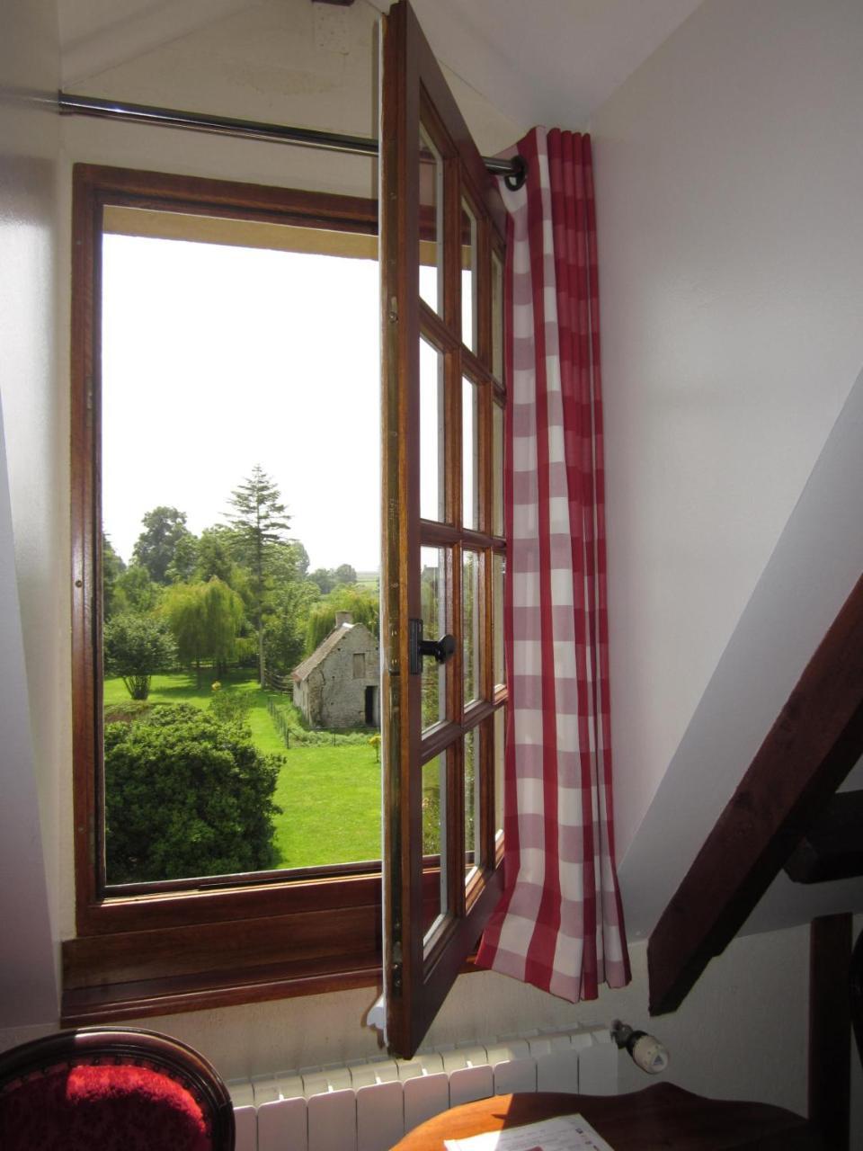 Hotel Le Manoir De Mathan Crepon A La Campagne 5 Mn D'Arromanches Et 10 Mn De Bayeux Luaran gambar