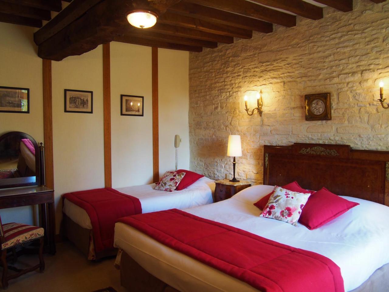 Hotel Le Manoir De Mathan Crepon A La Campagne 5 Mn D'Arromanches Et 10 Mn De Bayeux Luaran gambar
